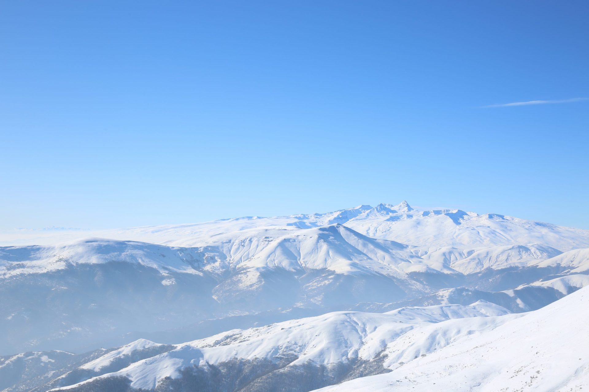 First 85-metre wind measurement set up in the Caucasus 127 Windmessung Wind Measurement
