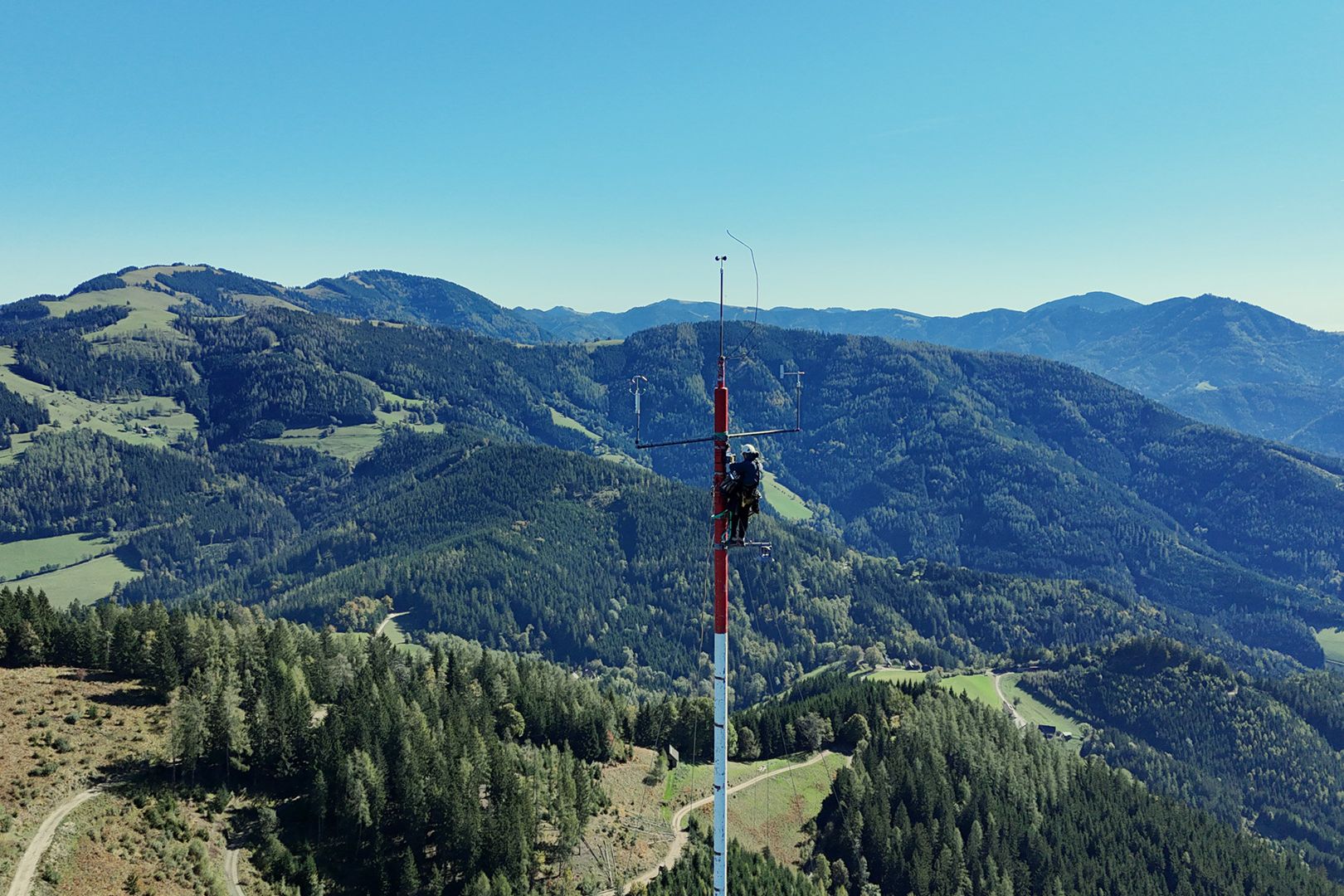 Energiewerkstatt bedankt sich bei Windhunter Service für prompte Wartung 36 Energiewerkstatt 85 Meter Rohrgebirgsmasts Steiermark uai
